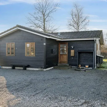 Dejligt Nær Skov Og Feriehus *
